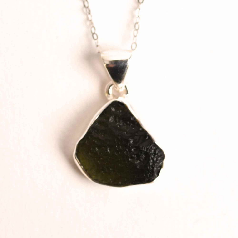 Colier din argint 925 cu moldavit natural – Protectie energetica si transformare interioara [1]