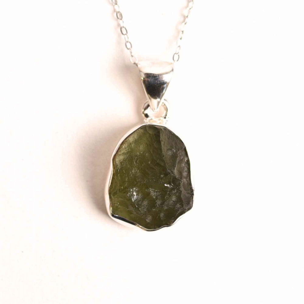 Colier din argint 925 cu moldavit natural – Claritate mentala si evolutie spirituala [1]