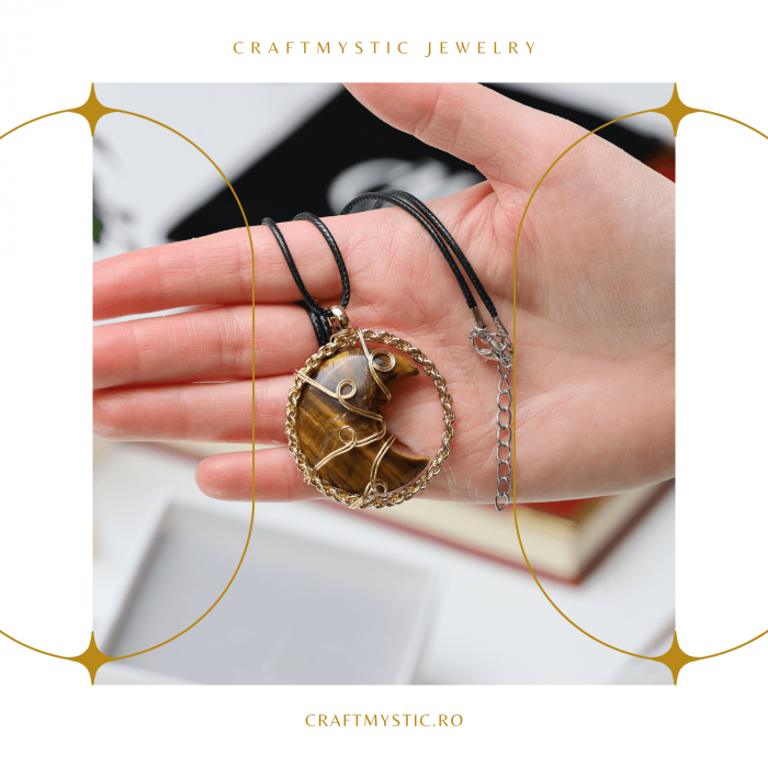 Colier Auriu Elegant in Forma de Semiluna cu Cristal Ochi de Tigru [2]
