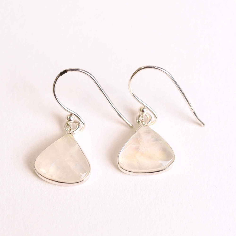 Cercei Argint 925 cu Piatra Lunii Triunghi Rotunjit – Armonie si Intuitie [1]