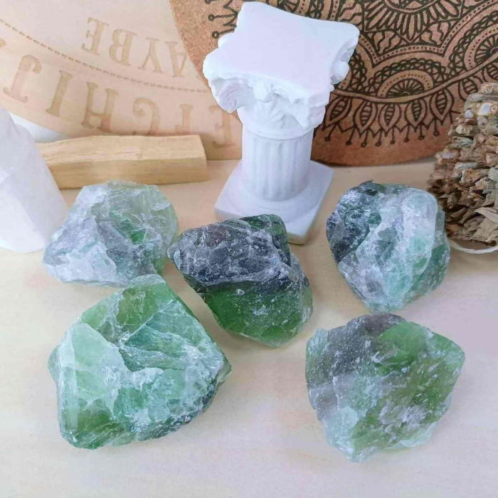 Cristal Brut Natural de Fluorit Multicolor - Cadou Energetizant Unic, Ideal pentru Meditatie si Echilibrare Energetica, Dimensiuni 5-7 cm [4]