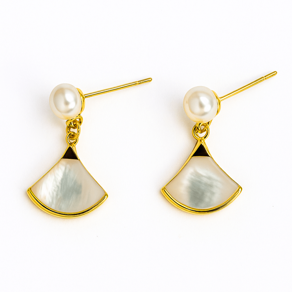 Gratie si prospetime – Cercei cu scoica sculptata si perla de cultura [1]