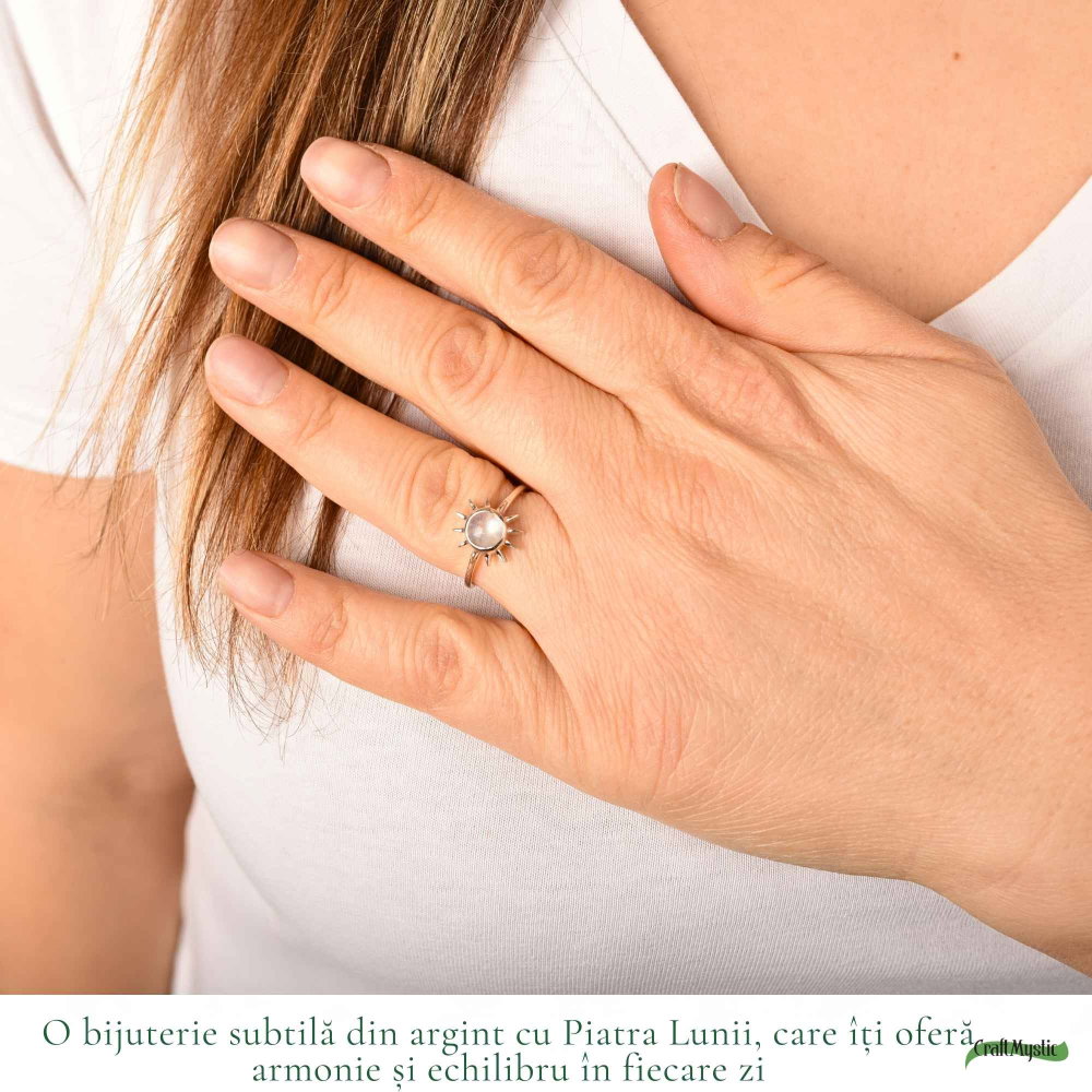 Inel Argint 925 cu Piatra Lunii si Soare – Feminitate si Echilibru Interior [2]