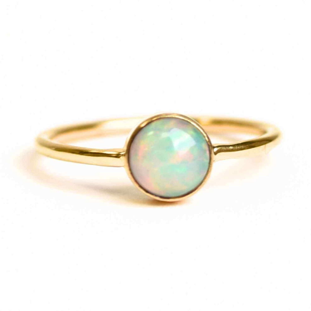 Inel argint 925 placat cu aur 18K cu Opal Etiopian fatetat rotund – Lumina sufletului [1]
