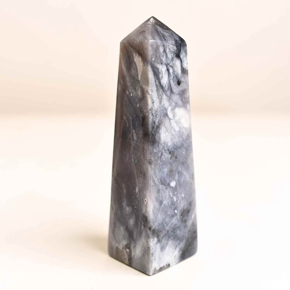 Turn din Calcedonie Mov – Claritate in ganduri, liniste in suflet [1]