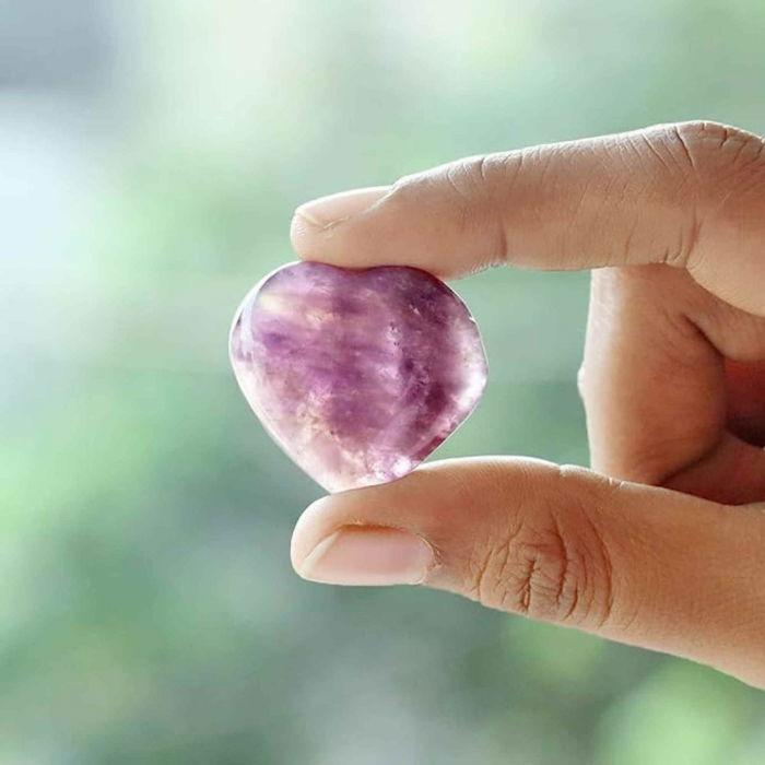 Inimioara din cristal Ametist 3 cm si saculet satin inclus - Terapie, meditatie Reiki, Mini cristale de buzunar [6]