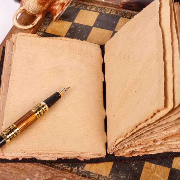 Jurnal din Piele design cu Tripla Luna si piatra semipretioasa Lapis Lazuli - Hartie Vintage tip pergament Ideal pentru Schite si Notite, 20 x 15 cm cm [4]