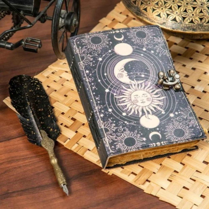 Jurnal Vintage din Piele cu Design Soare si Luna - Manual, cu Pagini de Hartie tip pergament 190-200 Pagini [4]