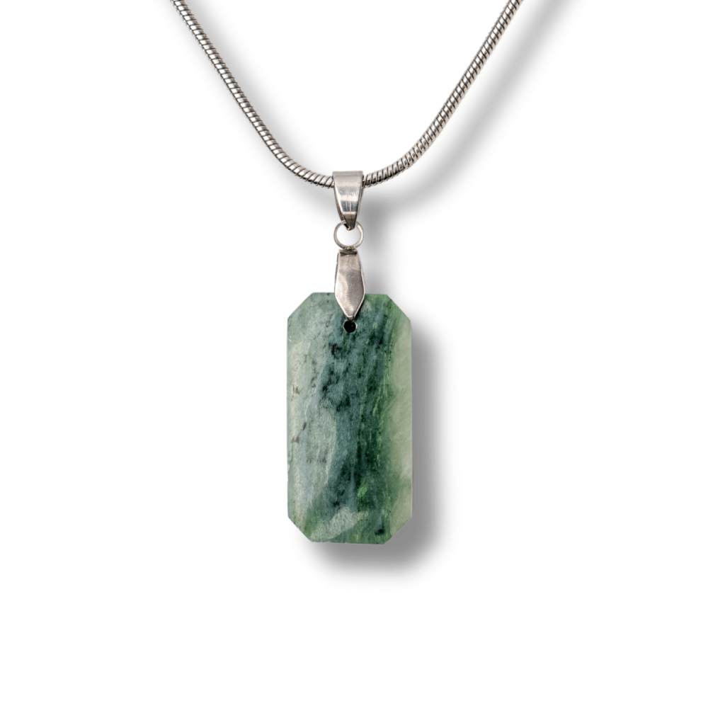 Colier cu Jad Verde Indonezian si Lant Titanium – Echilibru, Eleganta si Energie Pozitiva [1]