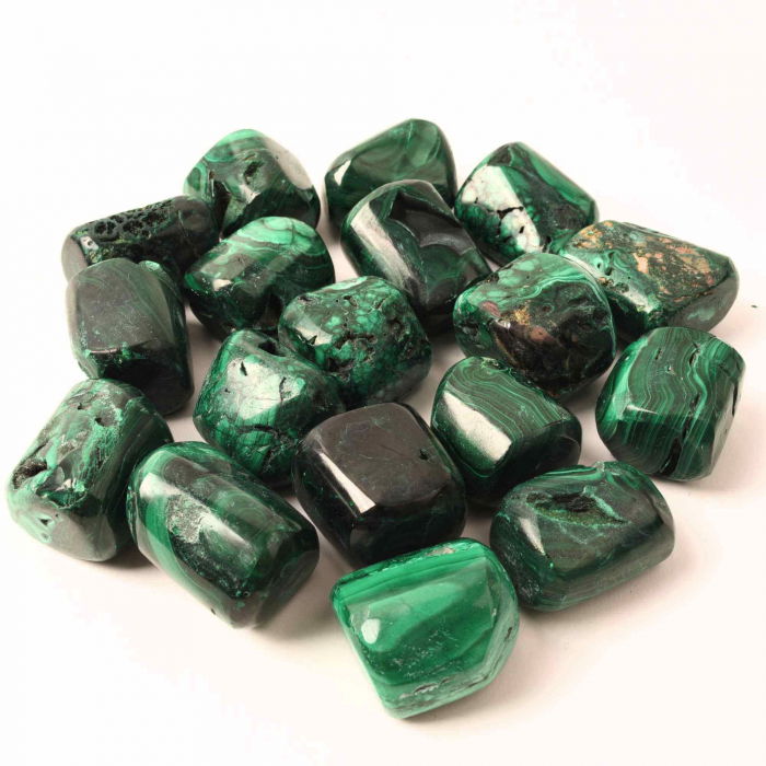 Piatra Ovala de 60mm Sculptată Manual din Ametist Chevron - Piatra de Mana [1]