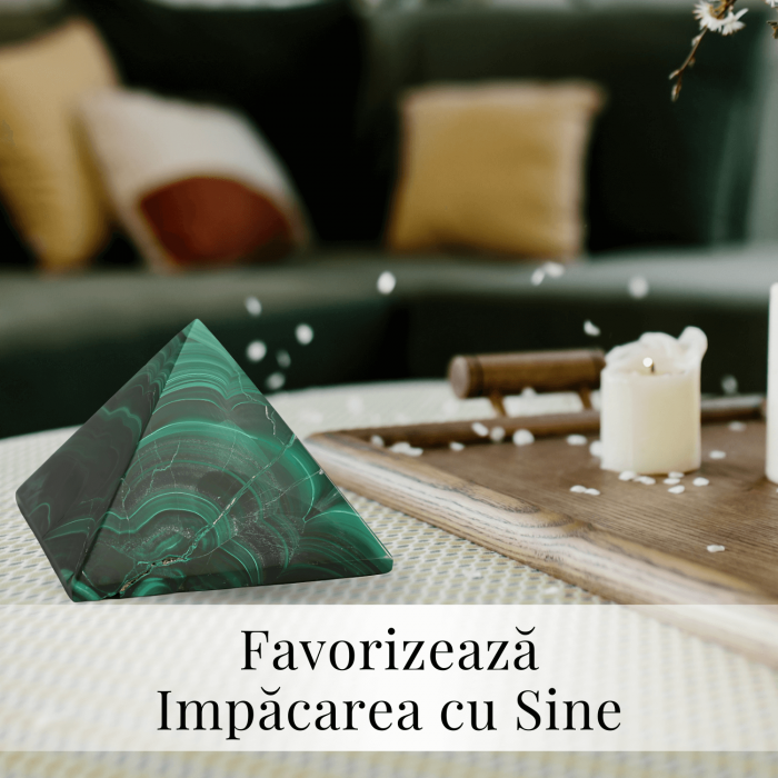 Piramida Malachit natural H 40-45 mm Latime 60 mm 210-230 gr - Sursa de Echilibru și Armonie [6]