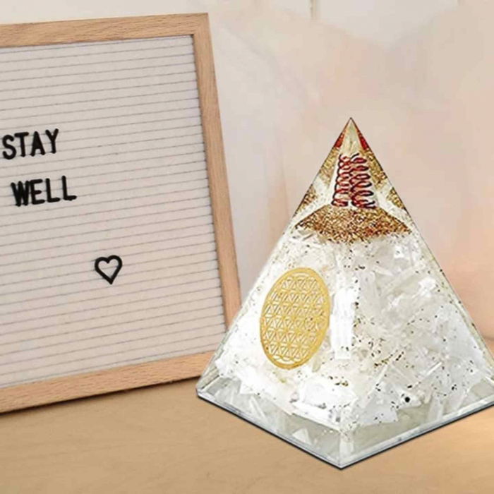 Piramida orgonica cu selenit si simbolul floarea vietii 8 cm – pentru curatarea energiei negative, pace, calm si energie pozitiva [7]