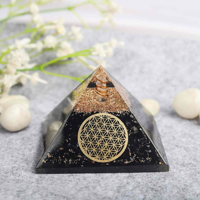 Piramida Orgonica cu Turmalina neagra si simbolul floarea vietii 8 cm – pentru meditatie si trezirea spiritualitatii si a abilitatilor interioare [6]