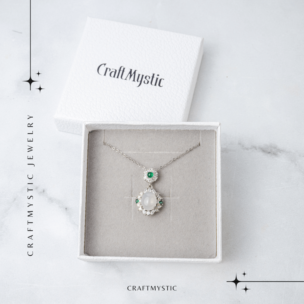 Colier cu Calcedonie Alba si Accente Verzi – Claritate si Echilibru Emotional [7]