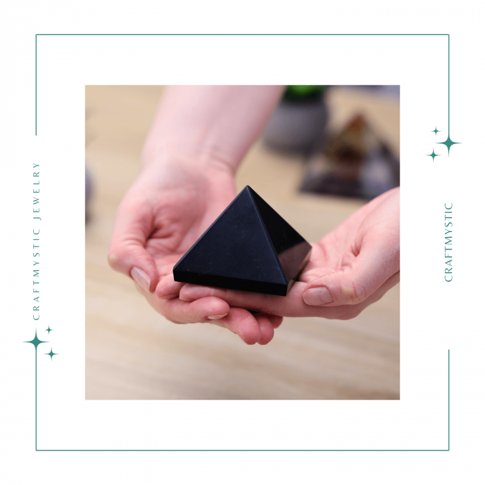 Piramida Sculptata Manual 60mm din Shungit Natural [8]
