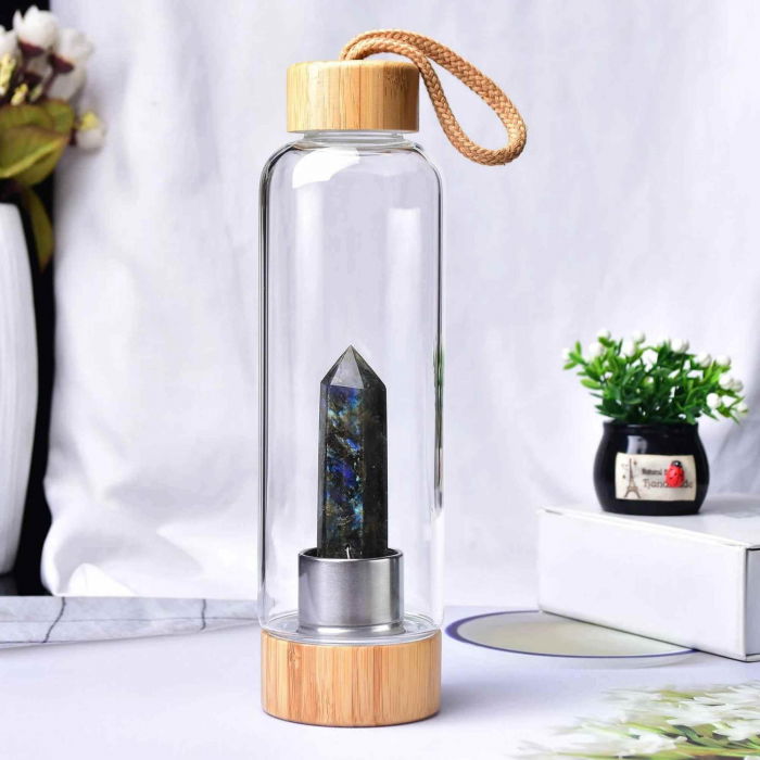 Sticla pentru apa cu varf cristal Labradorit si Bambus - Capacitate 500 ml si include husa de protectie neagra - Copie [3]