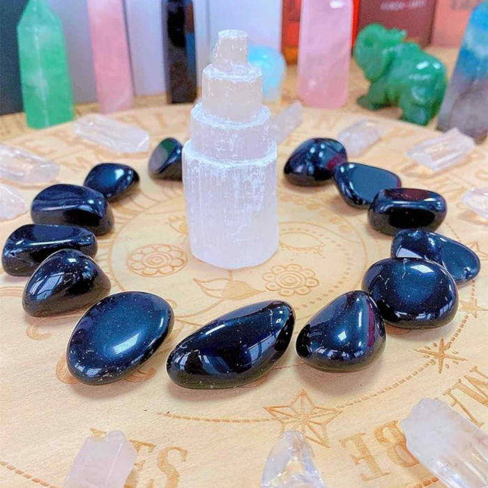 piatra-din-obsidian-negru-polisat-3-4cm-ideala-pentru-reiki-si-vindecare-energetica [5]