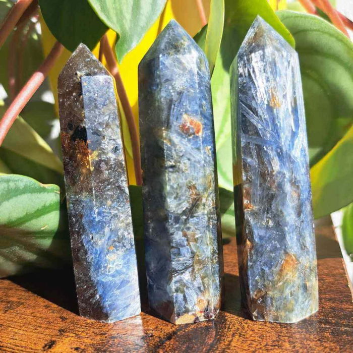 Turn cristal natural Kianit albastru 9 -10 cm - Punct Energetic pentru Meditatie si Alinierea Chakrelor [4]