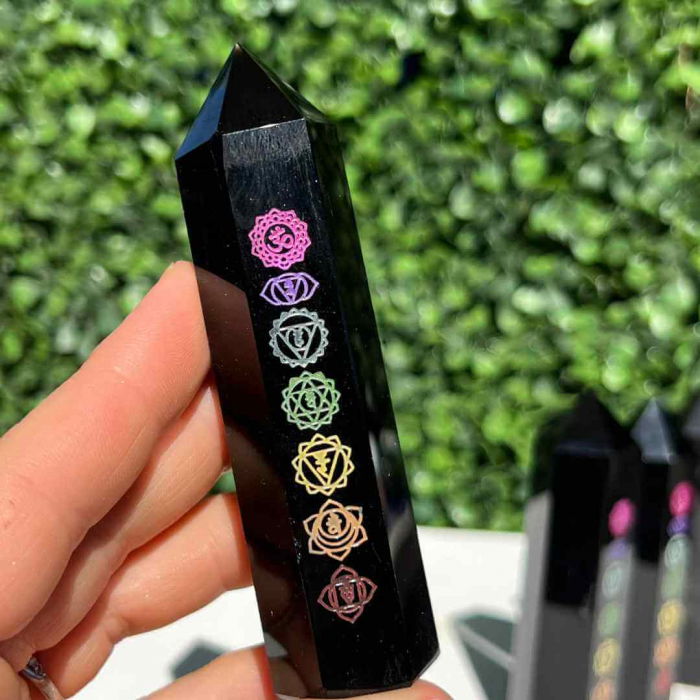 Turn de cristal din Obsidian Negru 9-10 cm cu cele 7 Chakre - Baghetă hexagonală pentru vindecare, reiki și decor pentru casă și birou [3]