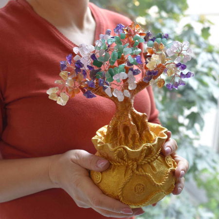 Bonsai cu cristale naturale mixte, supranumit "copacul banilor" - Copacelul cu inaltimea de 25 cm reprezinta cadoul perfect pentru prosperitate, succes, Feng Shui" [2]