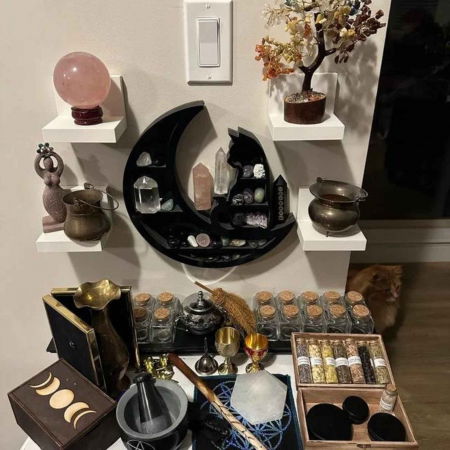 Mini Raft 30x30 cm expunere din lemn pentru cristale, uleiuri esensiale design Pisica neagra pe luna - Decorare gotică pentru cameră Moon Cat [3]