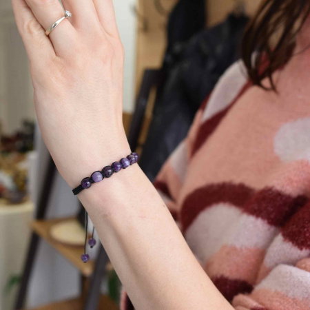 Bratara Handmade Reglabila cu Margele 6mm Rotunde de Ametist si Ciucuri Macrame [3]