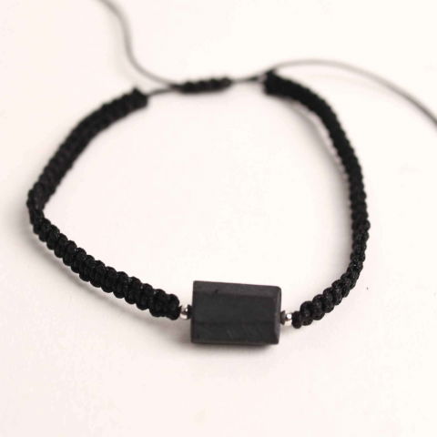 Cristale pentru zodii - Bratara macrame cu turmalina neagra pentru protectie energetica