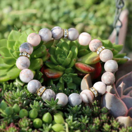 Bratara elastica cu pietre semipretioase zebra stone roz de 10 si 5 mm cu margele aurii si strasuri [2]