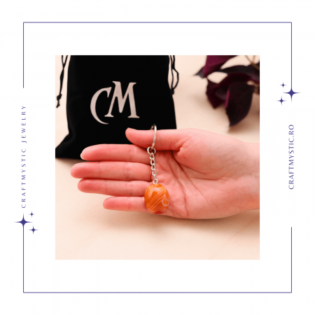 Set coliere ce contine 7 cristale naturale chakre si doua lanturi de franghie reglabile, realizate manual de diferite dimensiuni, un cadou ideal pentru femei, barbati si copii [1]