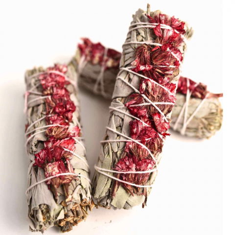 Buchet Salvie Alba California cu Garofite Rosii - Pasiune si Protectie [1]