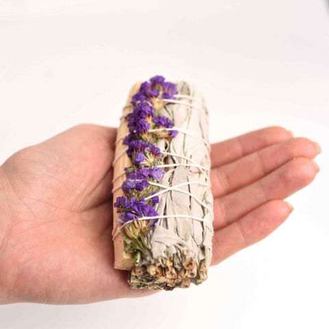 Buchet Salvie Alba California, Palo Santo si Garofite Mov/ Sinuata – Energie Pozitiva si Eleganta [4]