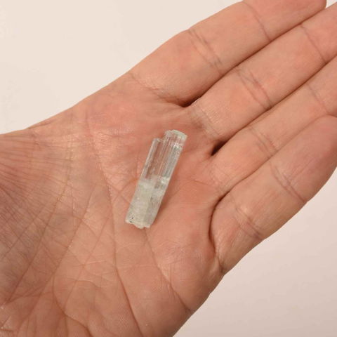 Specimen natural de Acvamarin din Afganistan – cristal al claritatii si calmului interior [2]