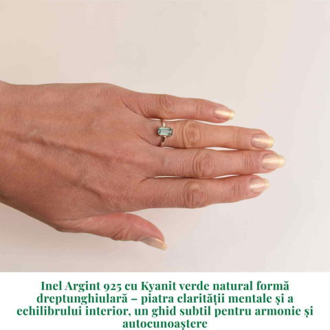 Inel argint 925 cu Kyanit verde natural forma dreptunghiulara – piatra claritatii mentale si a echilibrului interior [1]