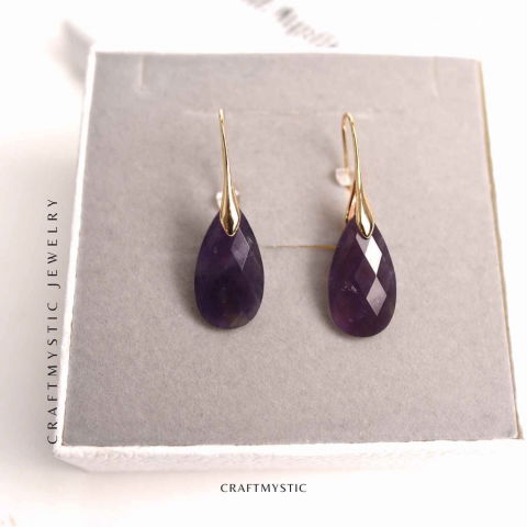 Cercei Aurii eleganti cu Ametist natural Fatetat – Eleganta si Calm Interioar [5]