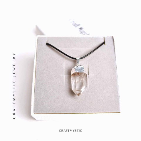 Colier cu pandantiv argintiu din cuart de stanca – Claritate si Energie Pozitiva [5]