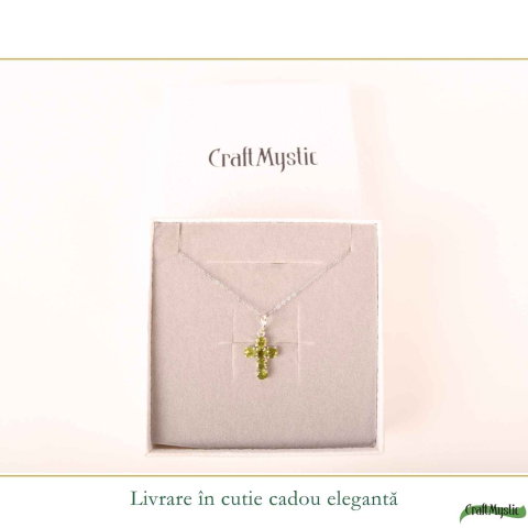 Colier Argint 925 cu Peridot Cruce – Echilibru si Energie Pozitiva [5]
