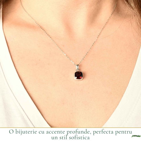 Colier Argint 925 cu Granat Patrat – Stabilitate si Energie Interioara [1]