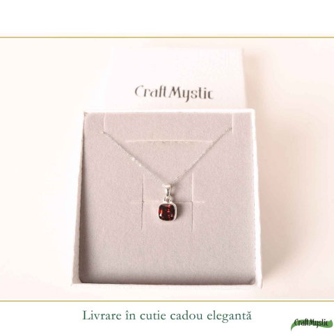 Colier Argint 925 cu Granat Patrat – Stabilitate si Energie Interioara [5]