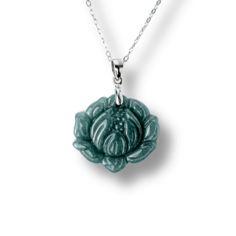 Cristale pe beneficii - Colier Argint 925 cu Jad Albastru Guatemala in Forma de Floare de Lotus – Puritate si Armonie Interioara