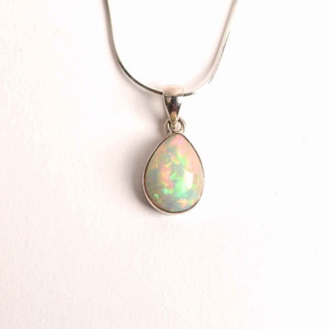 Pachete pe Zodii - Colier argint 925 cu Opal Etiopian fatetat – Eleganta si unicitate