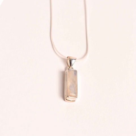 Colier Argint 925 cu Piatra Lunii Curcubeu Fatetat – Bijuterie pentru Echilibru Emoțional [3]