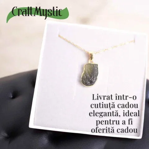 Colier cu lant de inox aurit si pandantiv montura argint 925, placat cu aur 18 k si Moldavit natural, 2.82 gr – Echilibru si trezire spirituala [4]