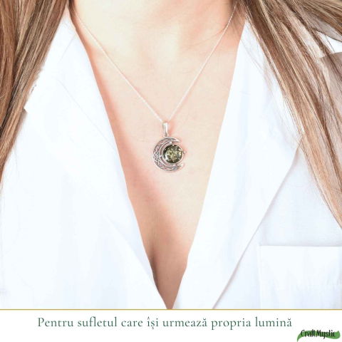 Colier Argint 925 Semiluna cu Chihlimbar Verde Natural – Protecție si Vitalitate [1]