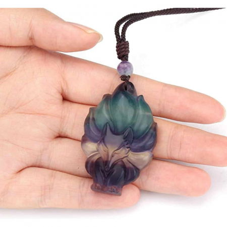 Colier cu pandantiv chip de vulpe din cristal vindecator Flourit – semnificatia pandantivului: intelepciune, frumusete, inteligenta, adaptabilitate si oportunitate [2]