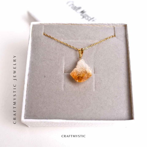 Colier auriu cu pandantiv citrin brut  – Energie si Prosperitate [5]