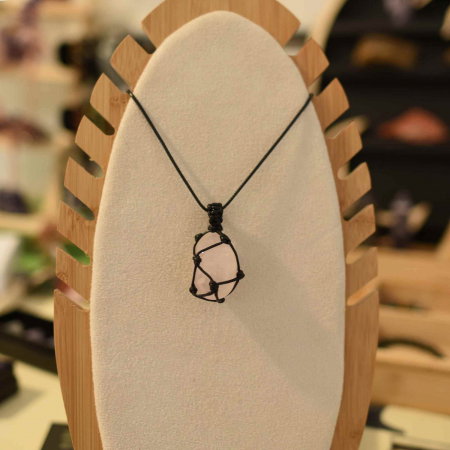 Colier cu Pandantiv din Piatra Cuart Roz si Sfoara Impletita, Bijuterie pentru Meditatie si Yoga, Cadou Special pentru Femei [2]