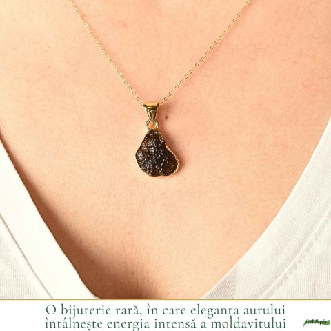 Colier Delicat cu Moldavit Natural si Argint Placat cu Aur 18k – Energie si Stil [1]