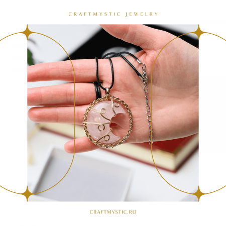 Colier Rafinat Auriu in Forma de Semiluna cu Cristal Cuart Roz [1]