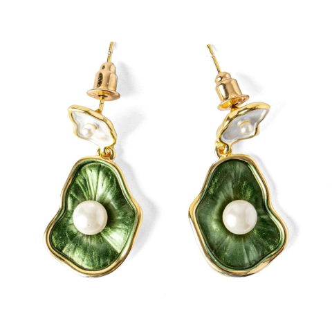 Pesti - Eleganta si Delicatețe – Cercei Lotus Leaf cu Perle Naturale