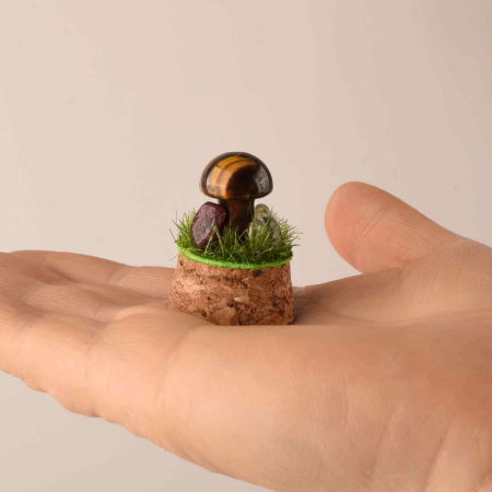 Figurina din piatra naturala semipretioasa in forma de ciuperca in mini terrarium 5 cm din sticla [2]